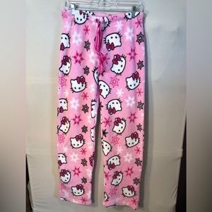 ISO SNOWFLAKE HELLO KITTY PAJAMA PANTS